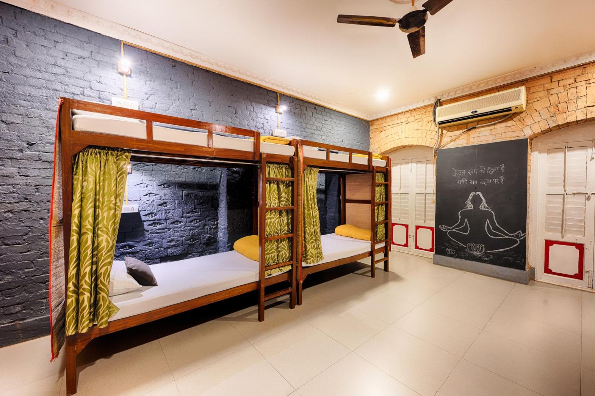 International Travellers' Hostel By Ith Stays Варанаси Номер фото