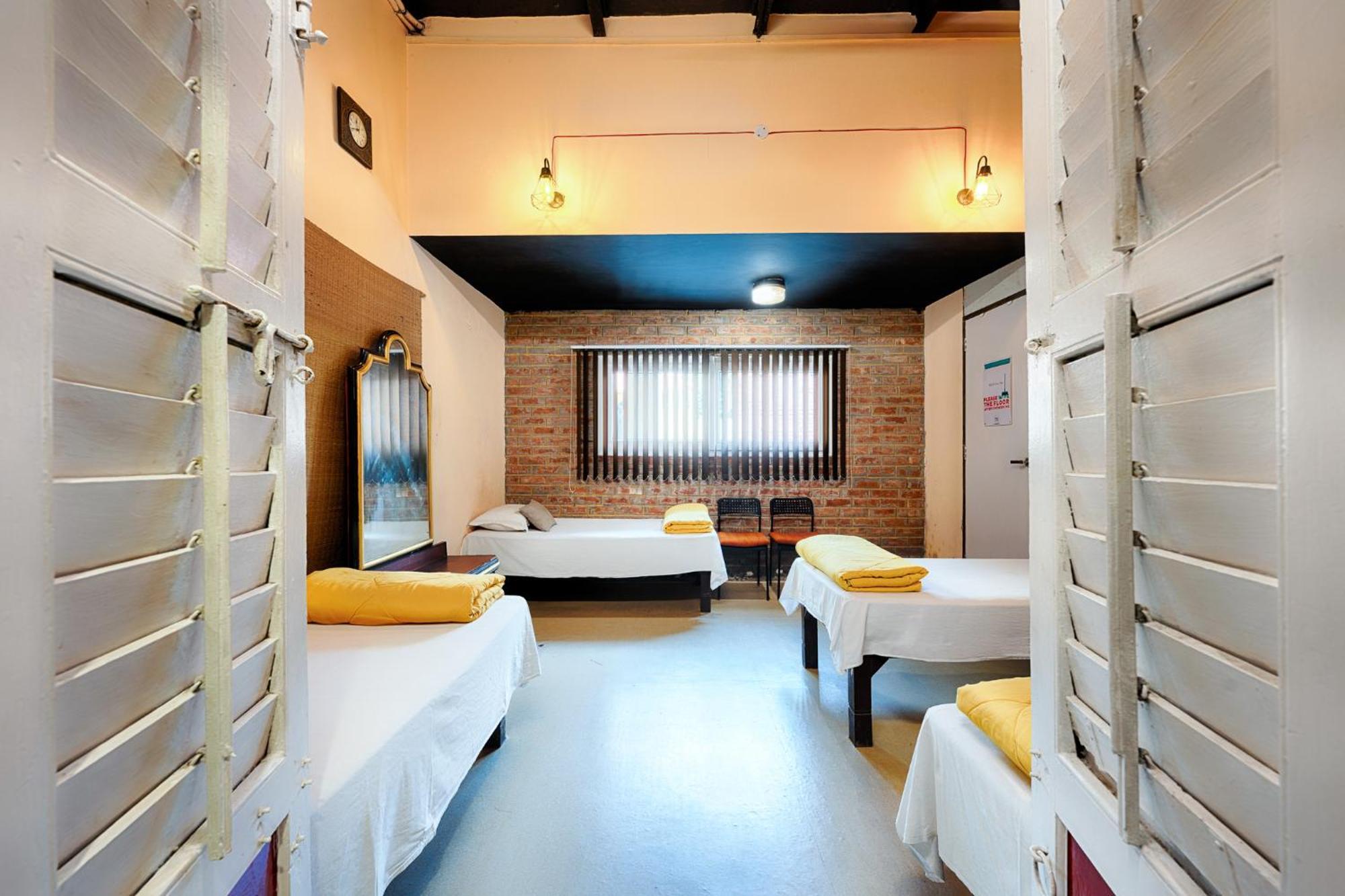 International Travellers' Hostel By Ith Stays Варанаси Экстерьер фото